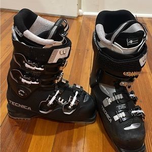 Women’s technica ski boots